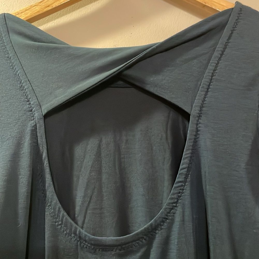 Athleta  Open Back Top - Picture 4 of 6